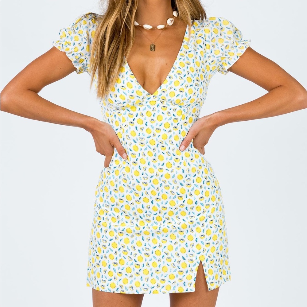 Princess Polly lemon dress size 4